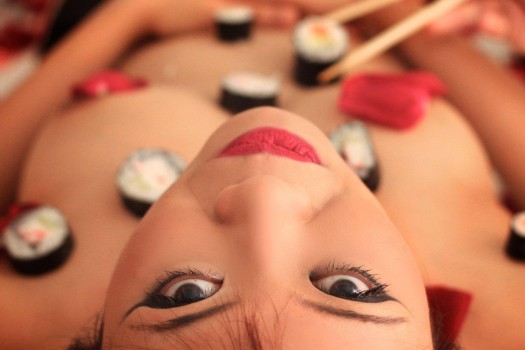 Sushi-girl-105989906772